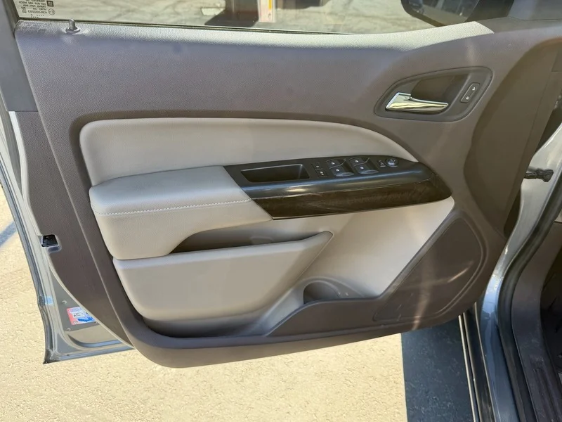 Used 2020 SATIN STEEL METALLIC GMC 2WD SLE image 15