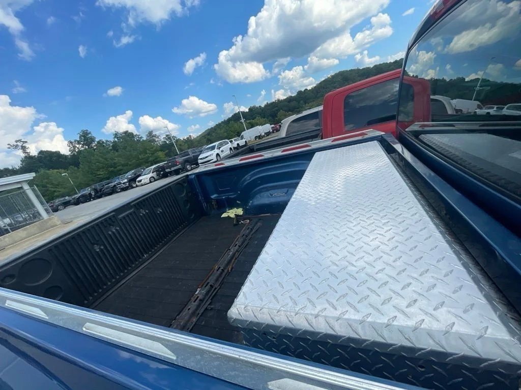 Used 2004 Blue Dodge SLT image 10