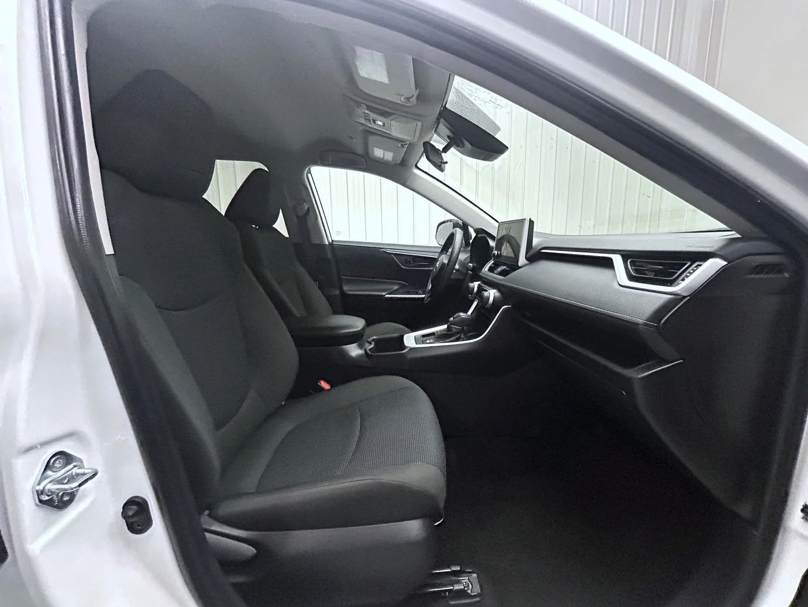 Used 2025 White Toyota LE image 15