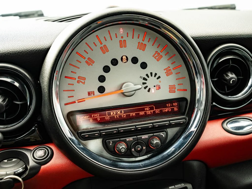 Used 2012 Chili Red MINI  image 31