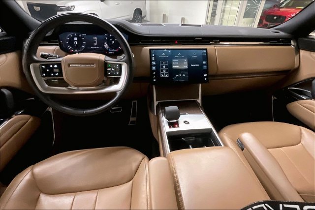 Used 2024 Gray Land Rover SE image 17