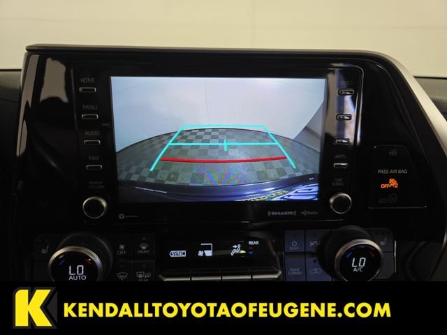 Used 2022  Toyota XLE image 18