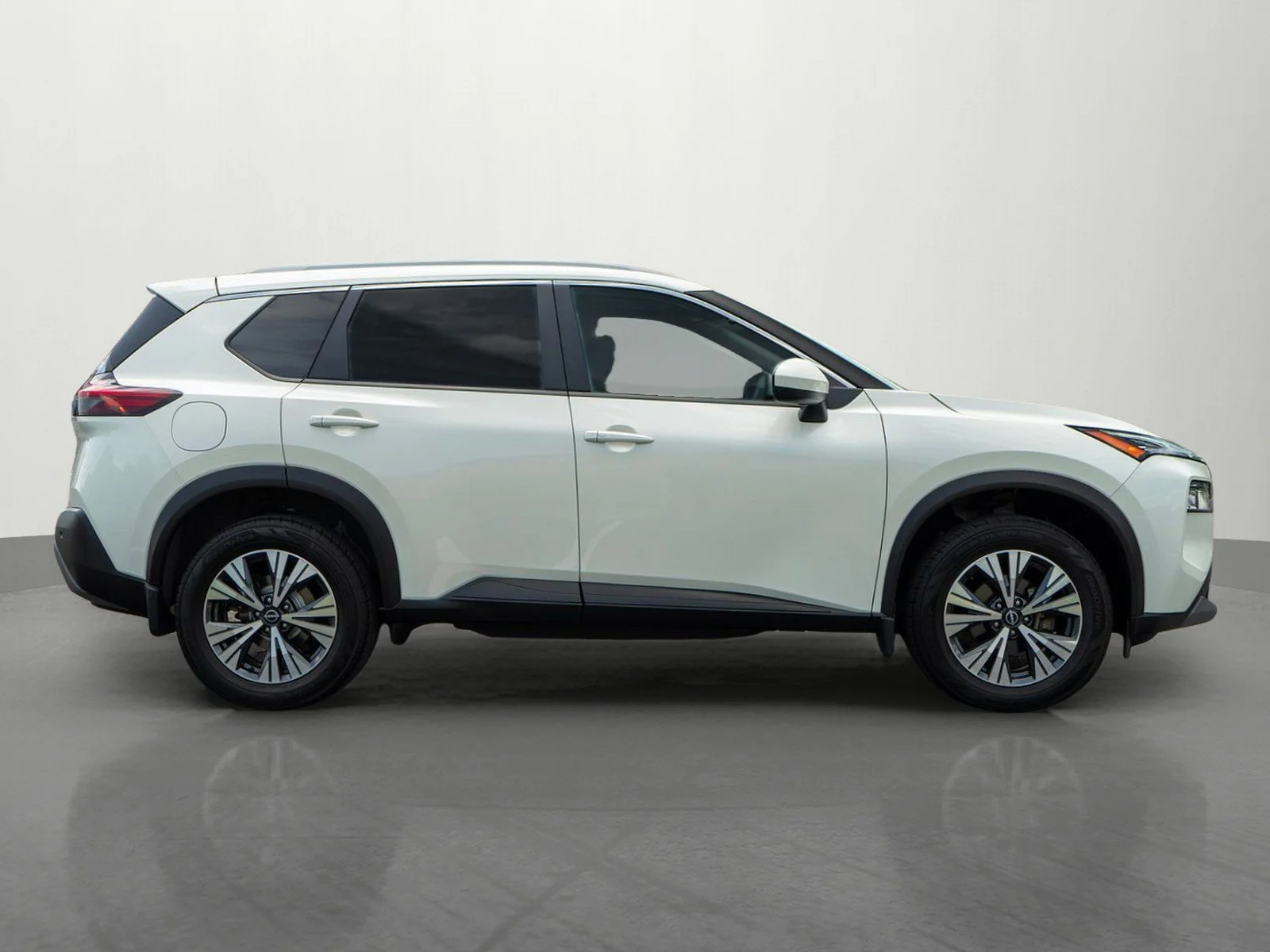 Used 2023 Pearl White Tricoat Nissan SV image 8