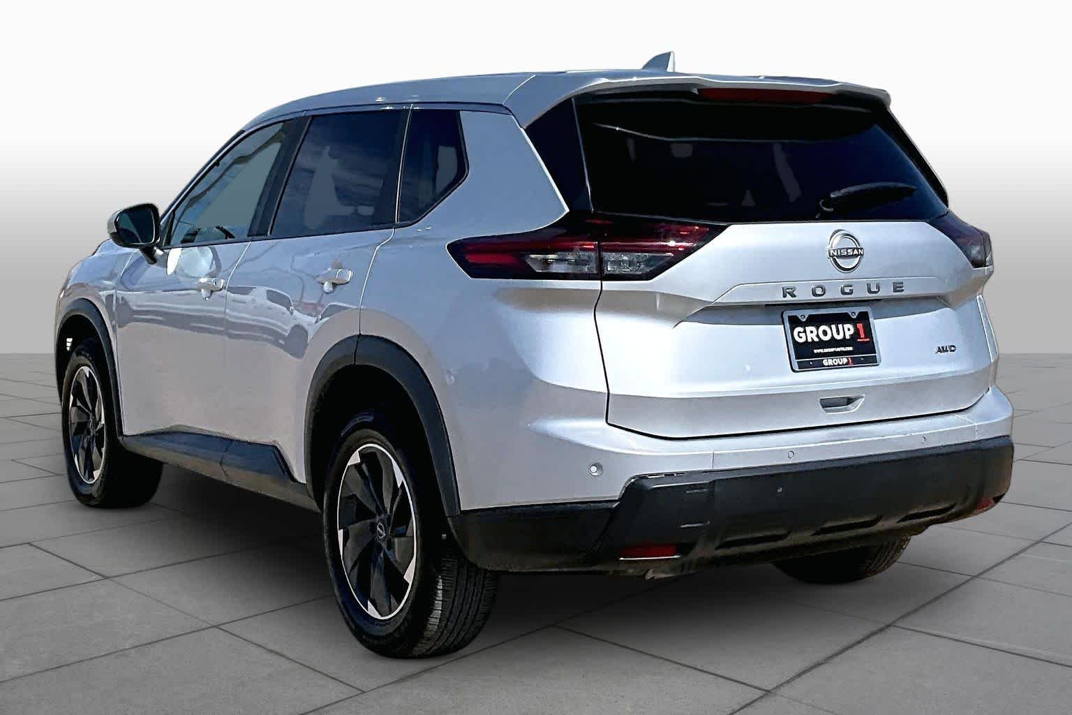 Used 2025 Brilliant Silver Metallic Nissan SV image 12