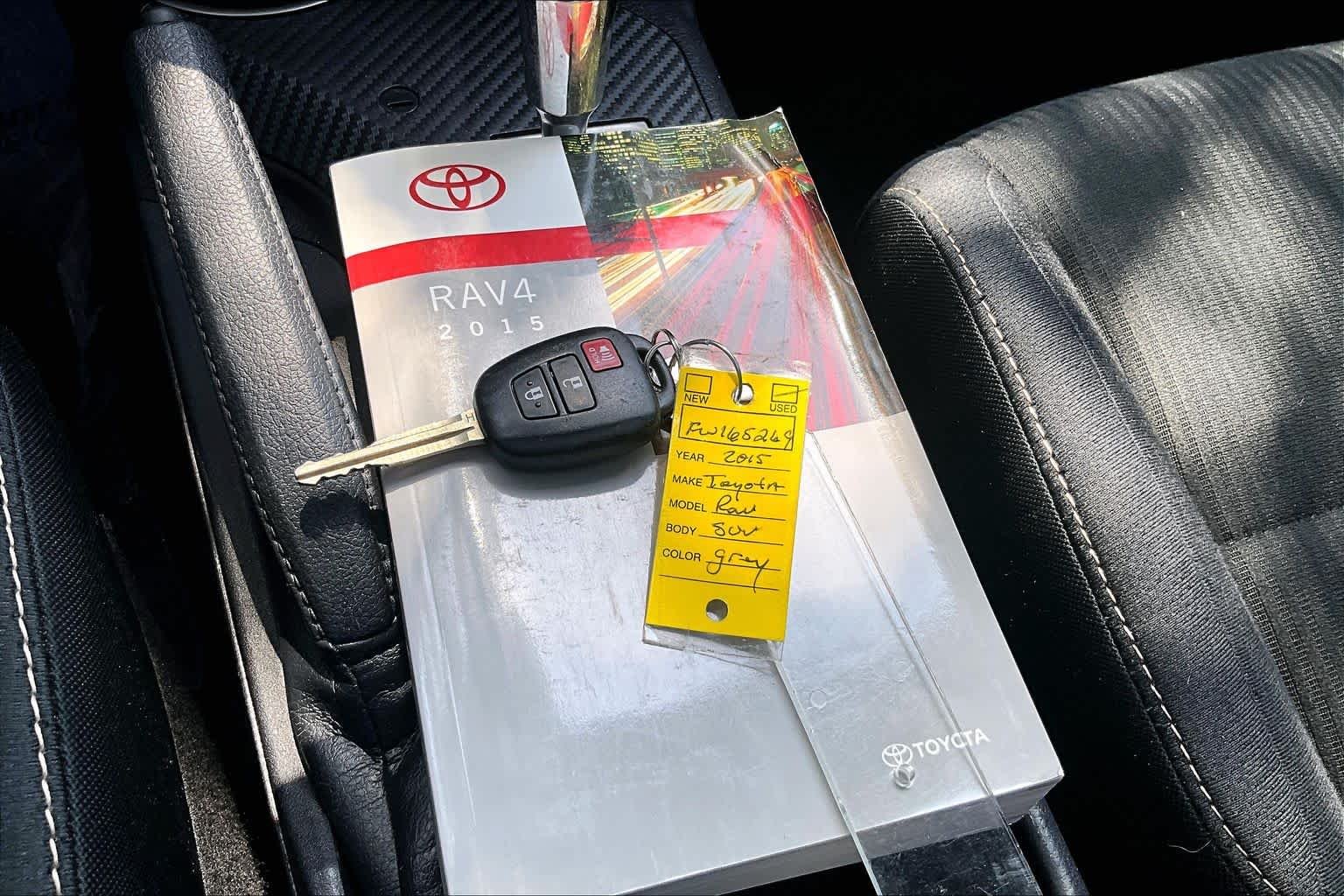 Used 2015 Magnetic Gray Metallic Toyota XLE image 15