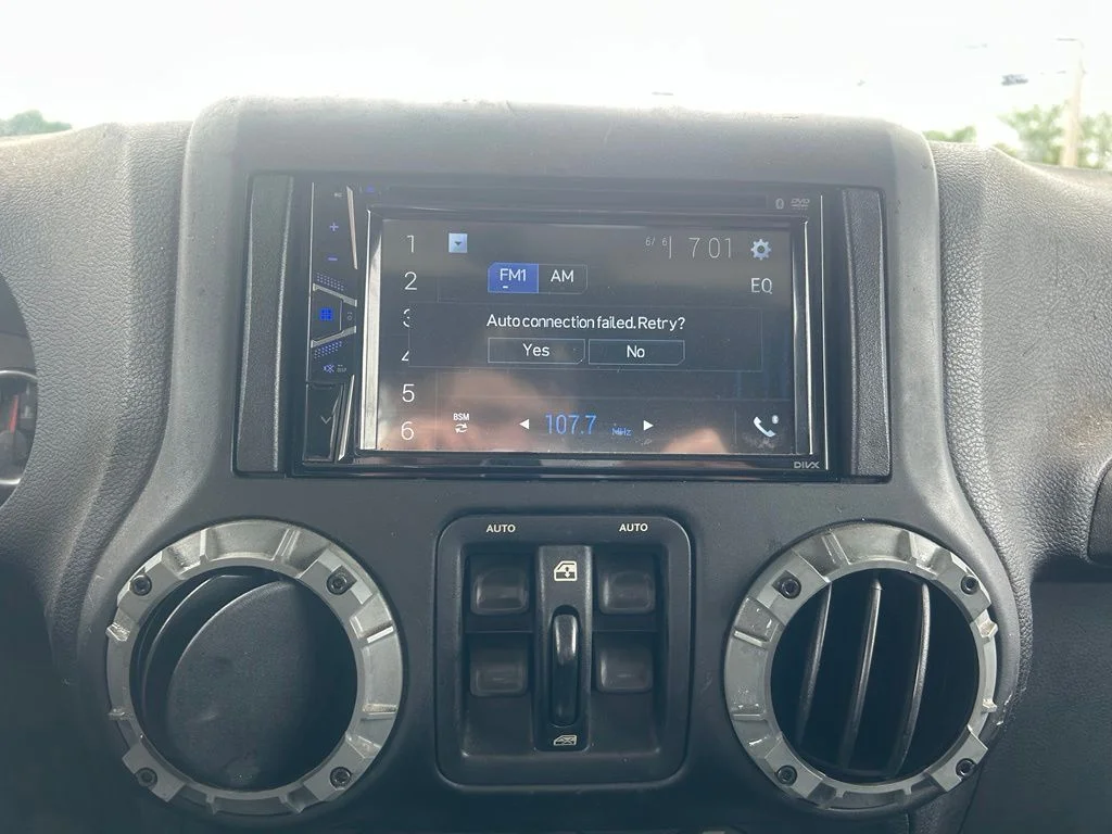 Used 2014 Gray Jeep Unlimited Sport image 18