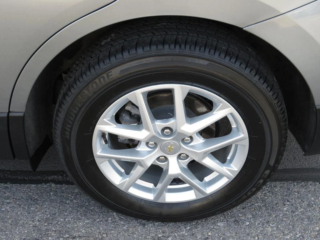 Used 2024 Sterling Gray Metallic Chevrolet LT image 15
