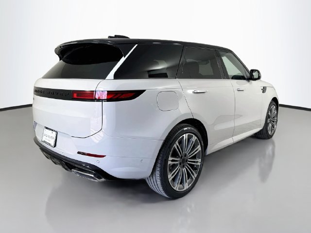 New 2027 Gray Land Rover Dynamic SE image 5