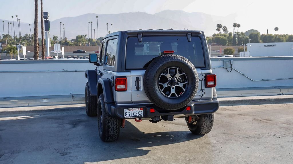 Used 2018 Billet Silver Metallic Jeep Rubicon image 7