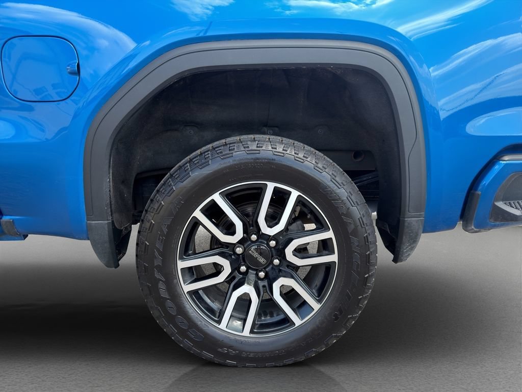 Used 2023 Dynamic Blue Metallic GMC AT4 image 18