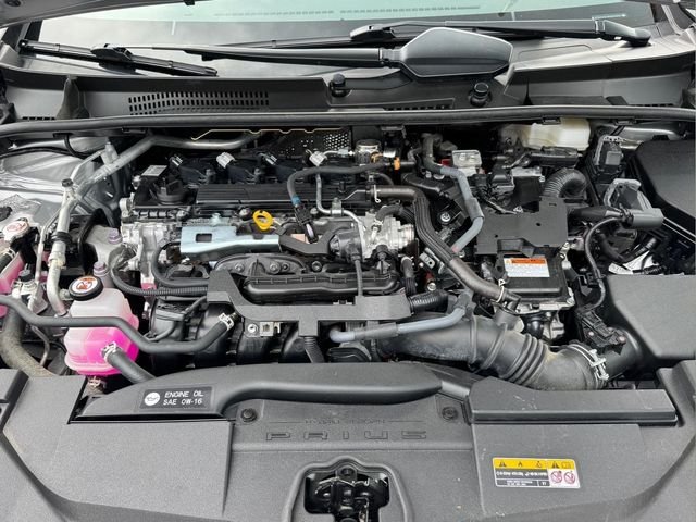Used 2024 Silver Toyota XLE image 18