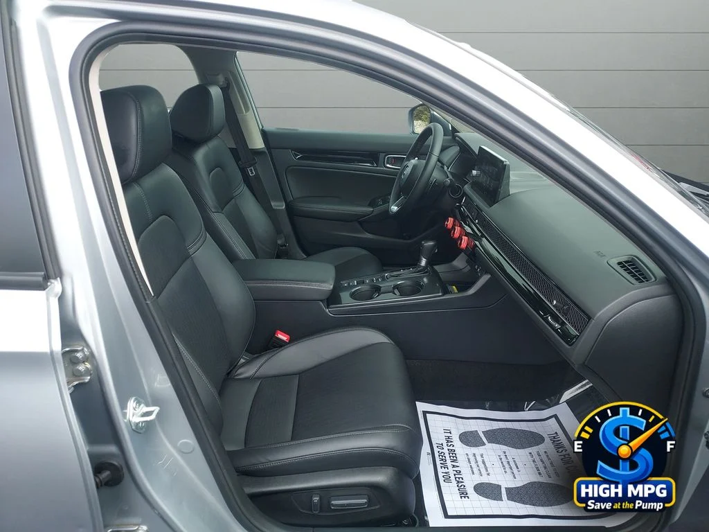Used 2022 Silver Honda Touring image 10