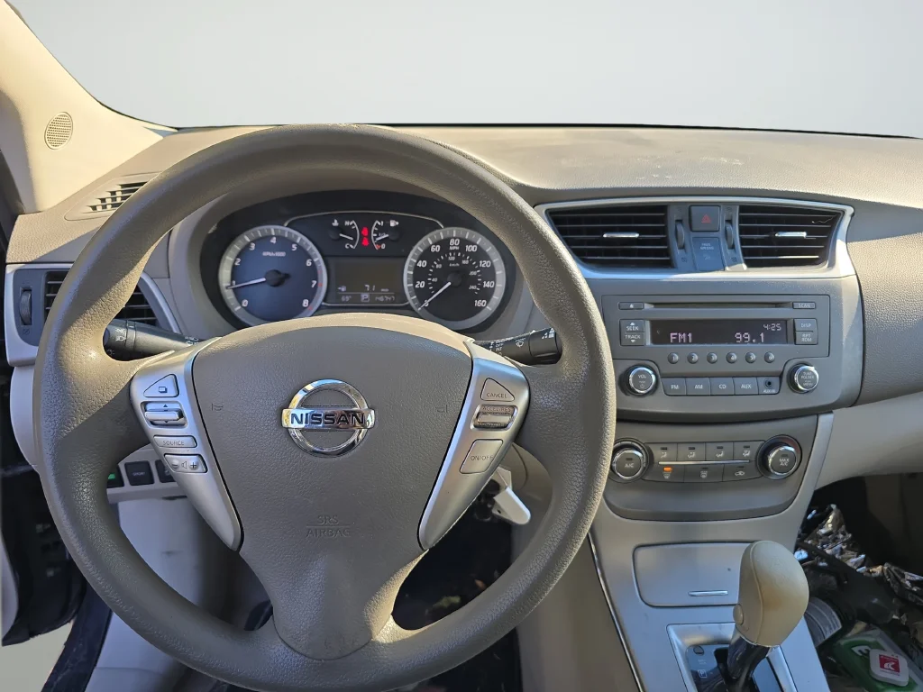 Used 2014 Gray Nissan SV image 9