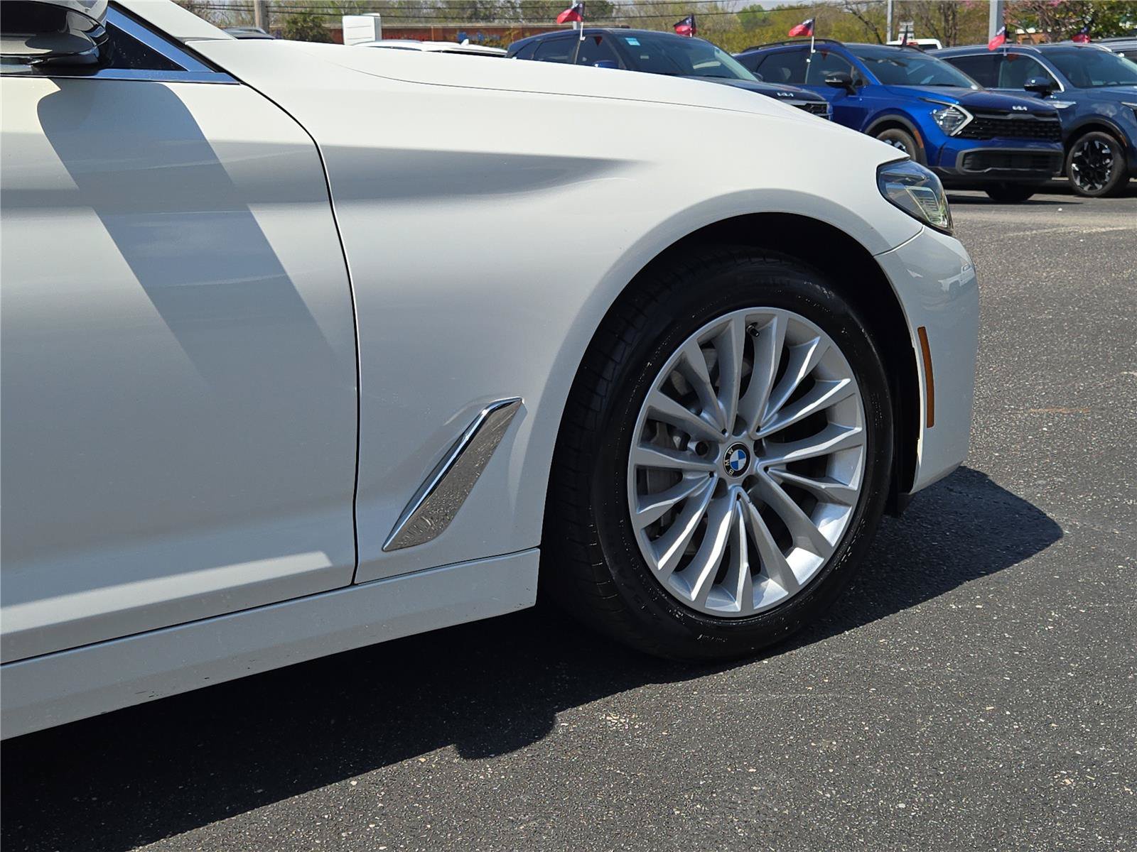 2023 BMW 5 Series 530i - Photo 12