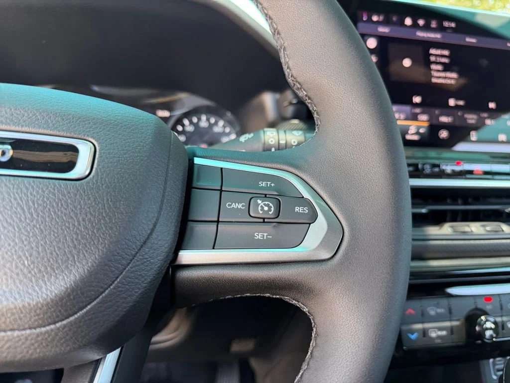 New 2026 Black Jeep Latitude image 25