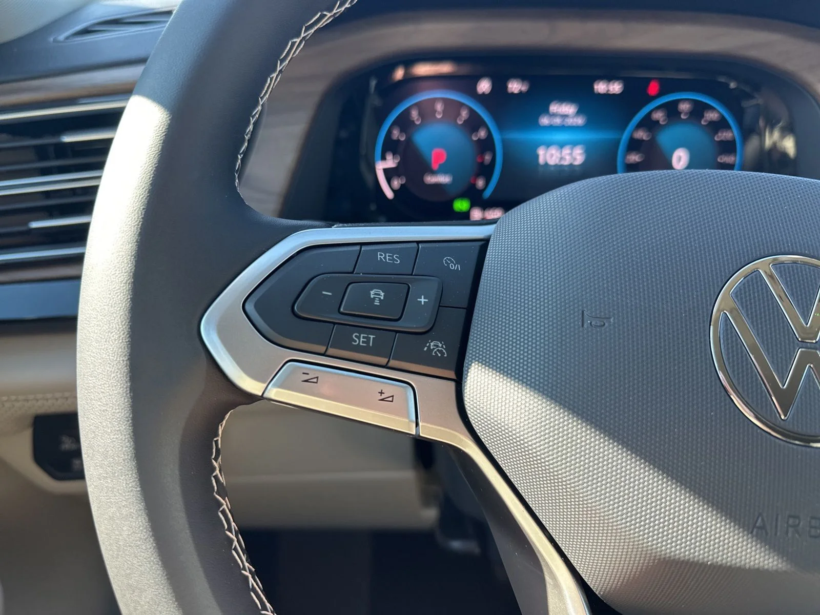 New 2026 Green Volkswagen SE w/Technology image 52