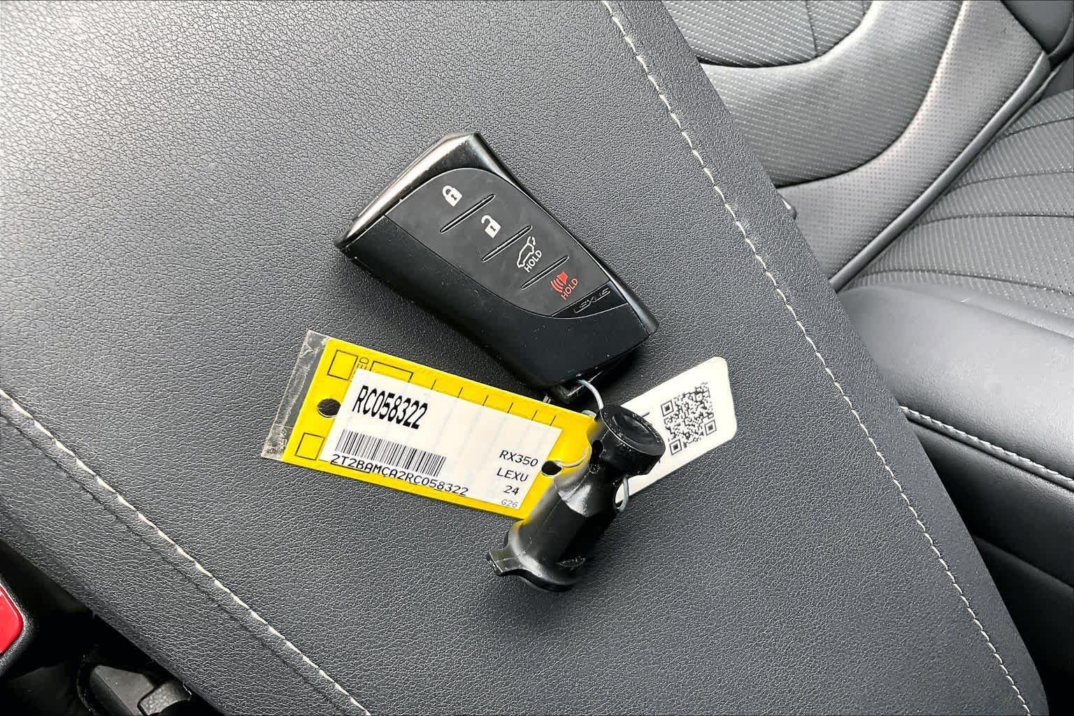 Used 2024 Ultra White Lexus F SPORT Handling image 15