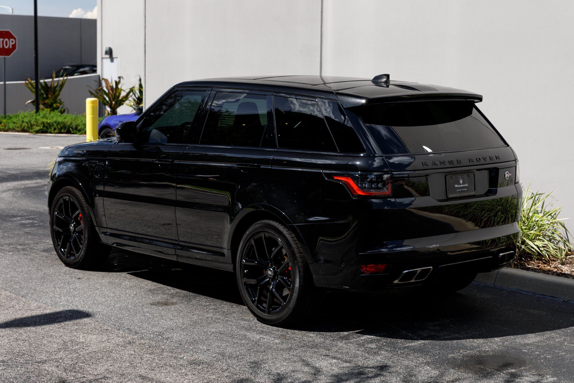 Used 2022 Black Land Rover SVR image 3