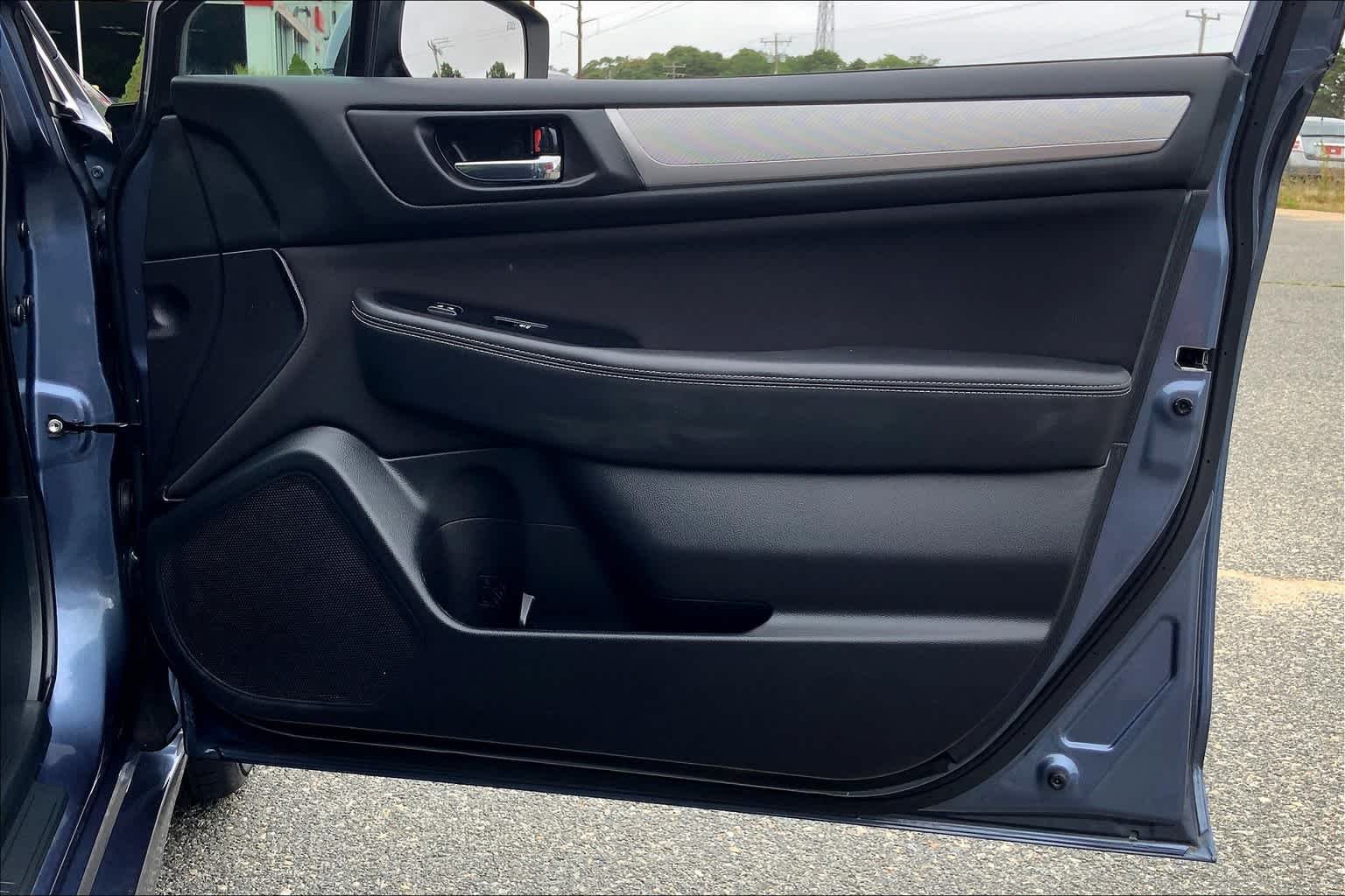 Used 2017 Twilight Blue Metallic Subaru Premium image 23