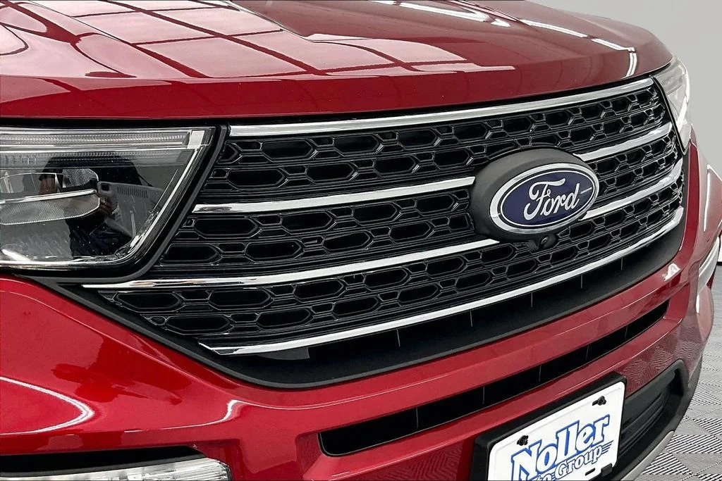 Certified Used 2023 Red Metallic Ford XLT image 29