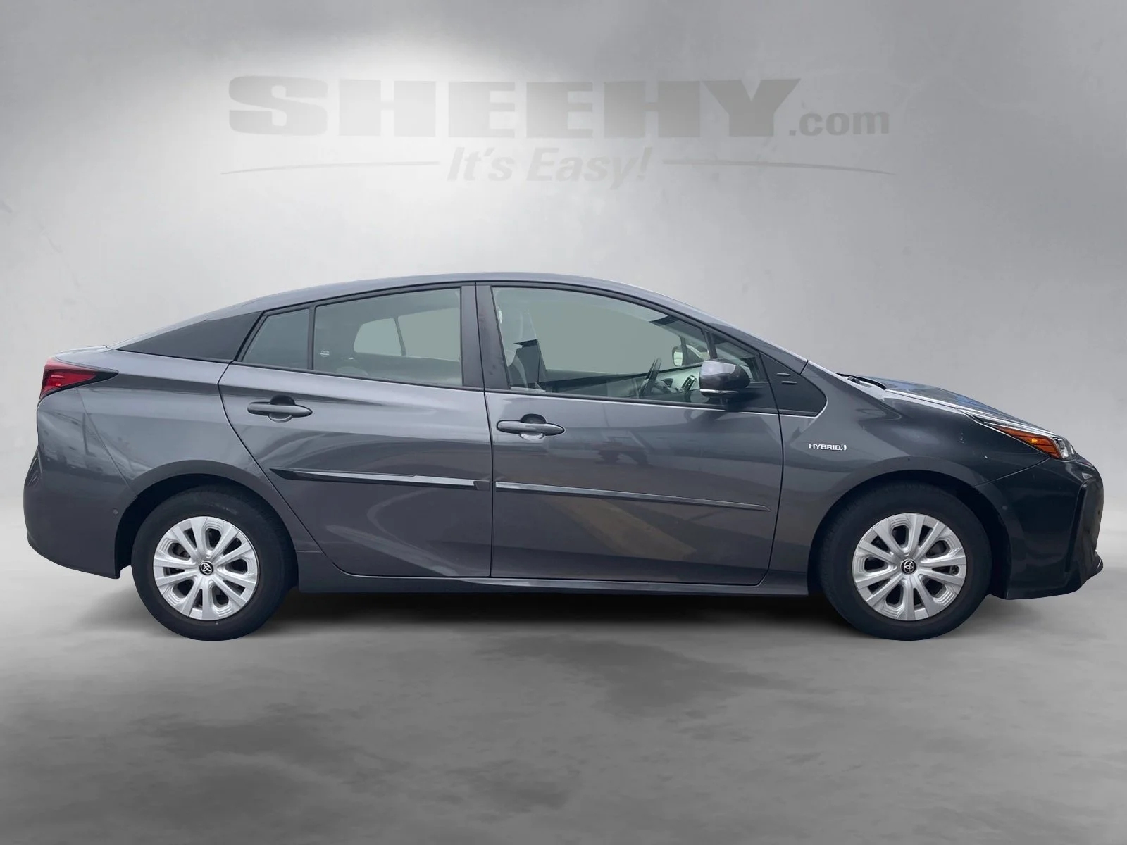 Used 2022 Magnetic Gray Metallic Toyota LE image 6
