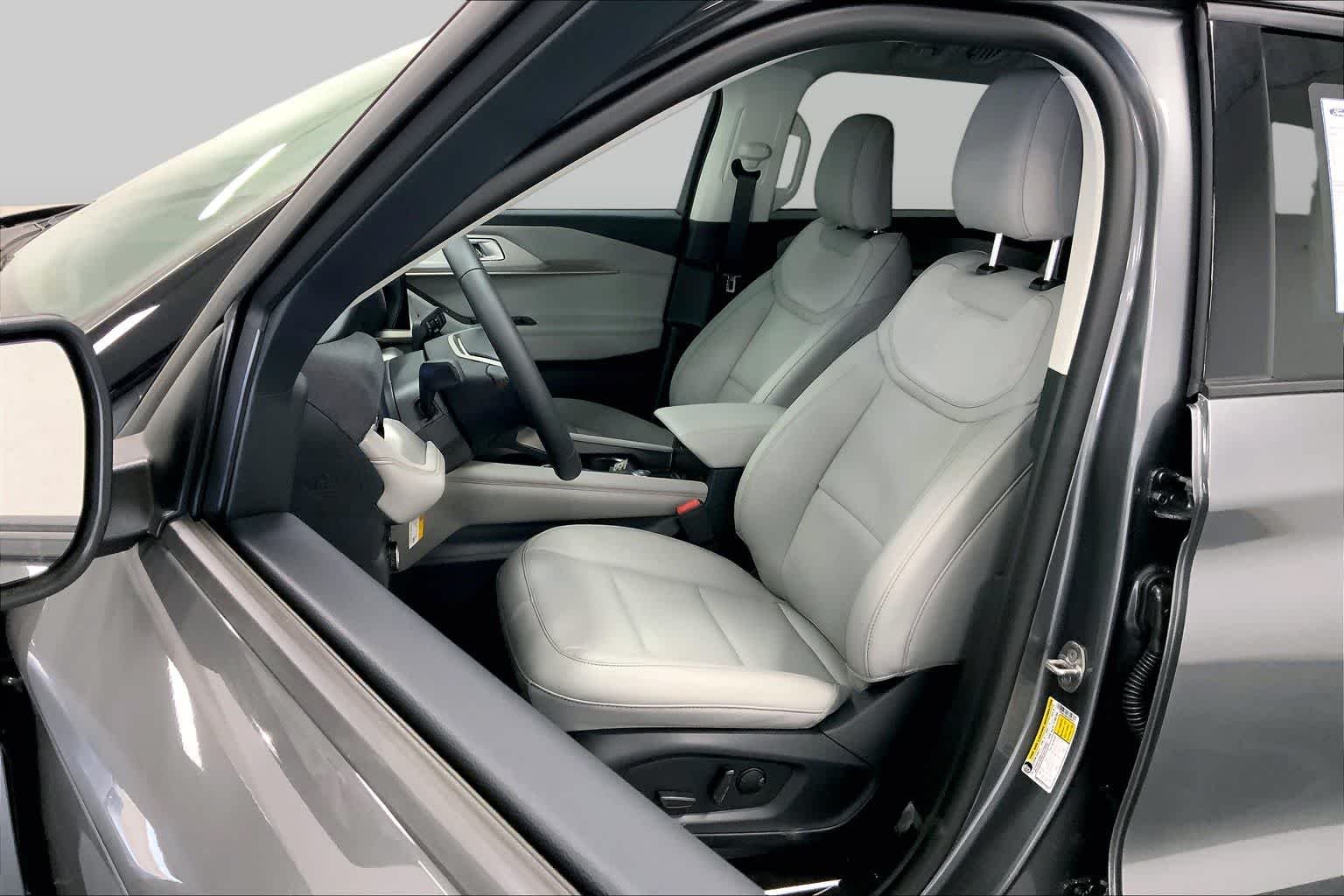 New 2026 Carbonized Gray Metallic Ford Active image 8