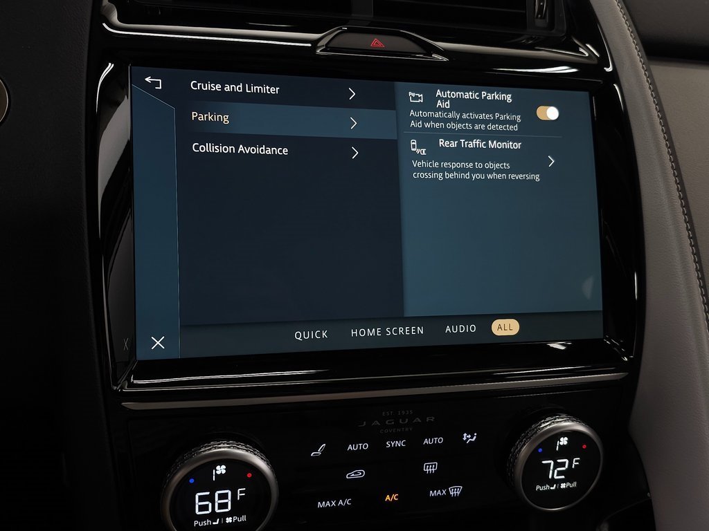 2024 JAGUAR E-PACE - Image 28