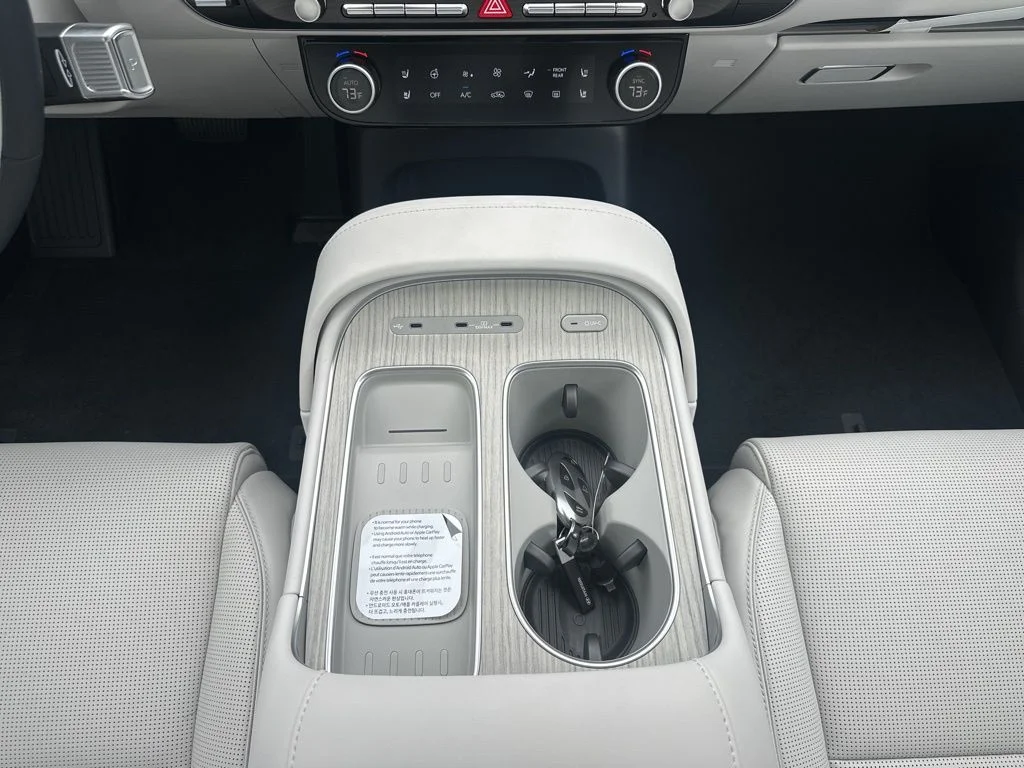 New 2026 Abyss Black Pearl Hyundai Calligraphy image 23