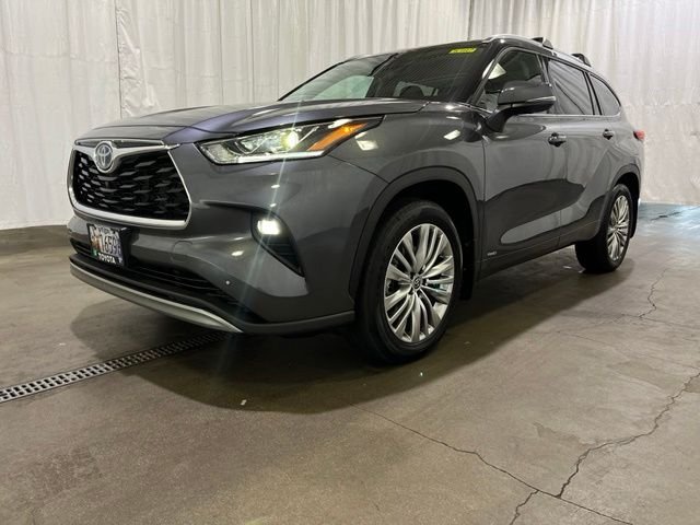 Used 2023 Gray Toyota Platinum image 29