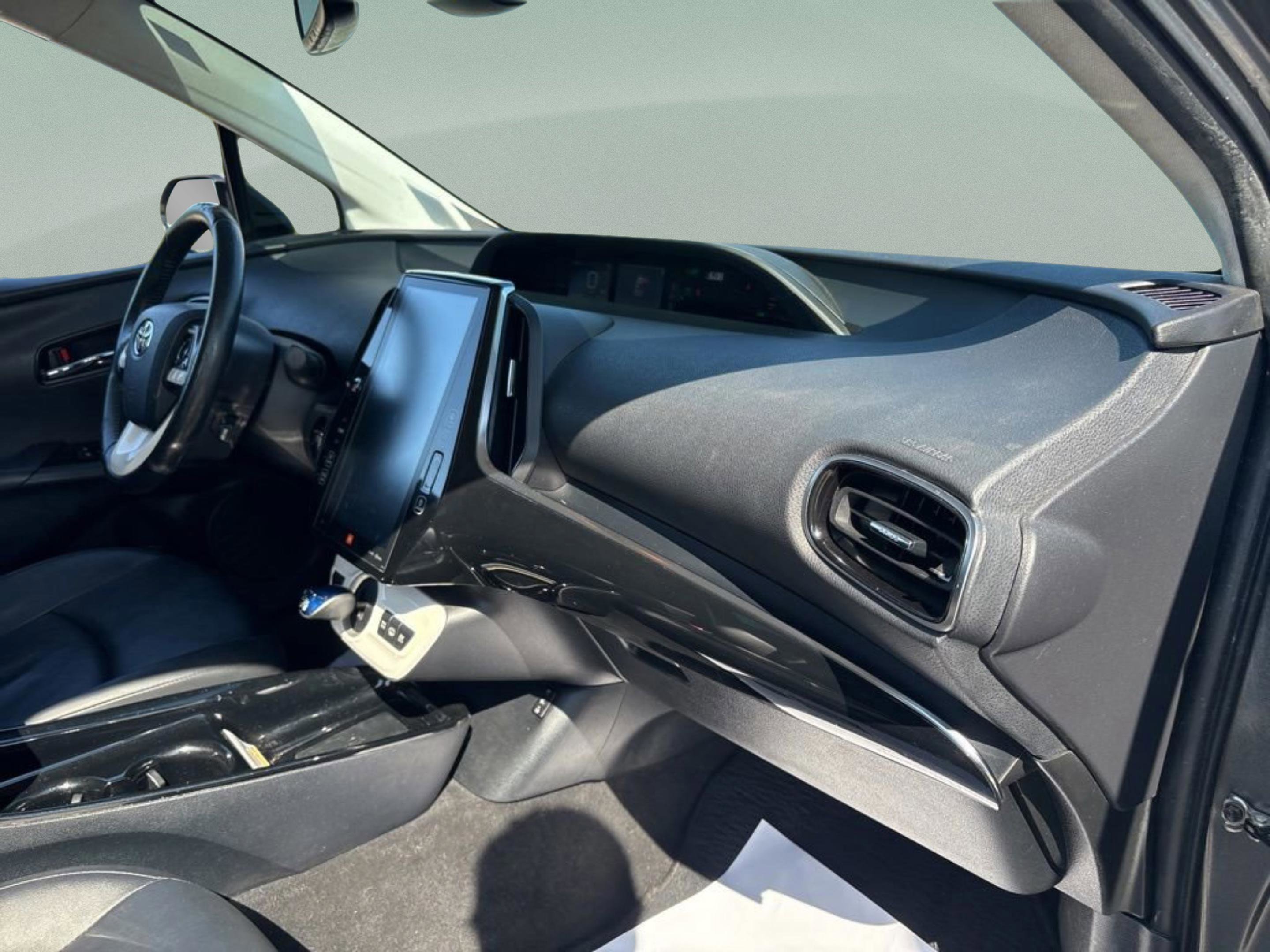 Used 2017 Magnetic Gray Metallic Toyota Advanced image 22
