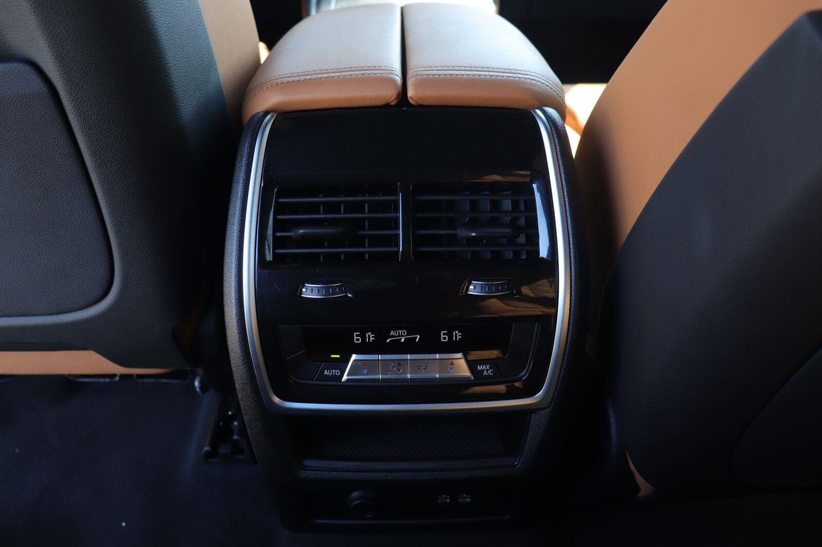 Used 2024 Alpine White BMW xDrive40i image 24