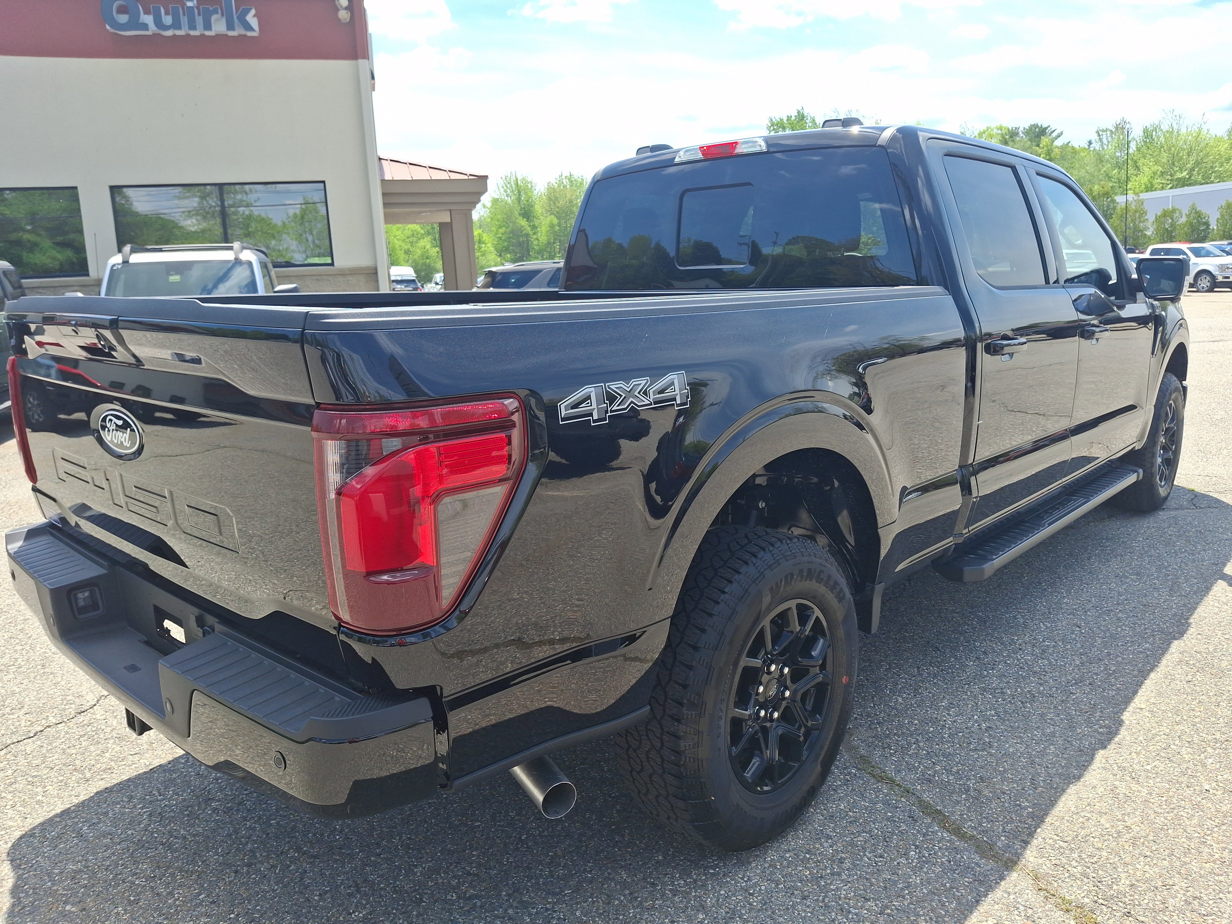 New 2026 Agate Black Metallic Ford XLT image 5
