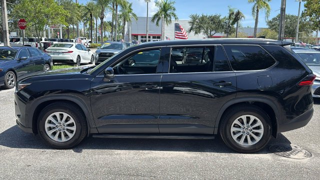 Used 2025 Midnight Black Metallic Toyota XLE image 4