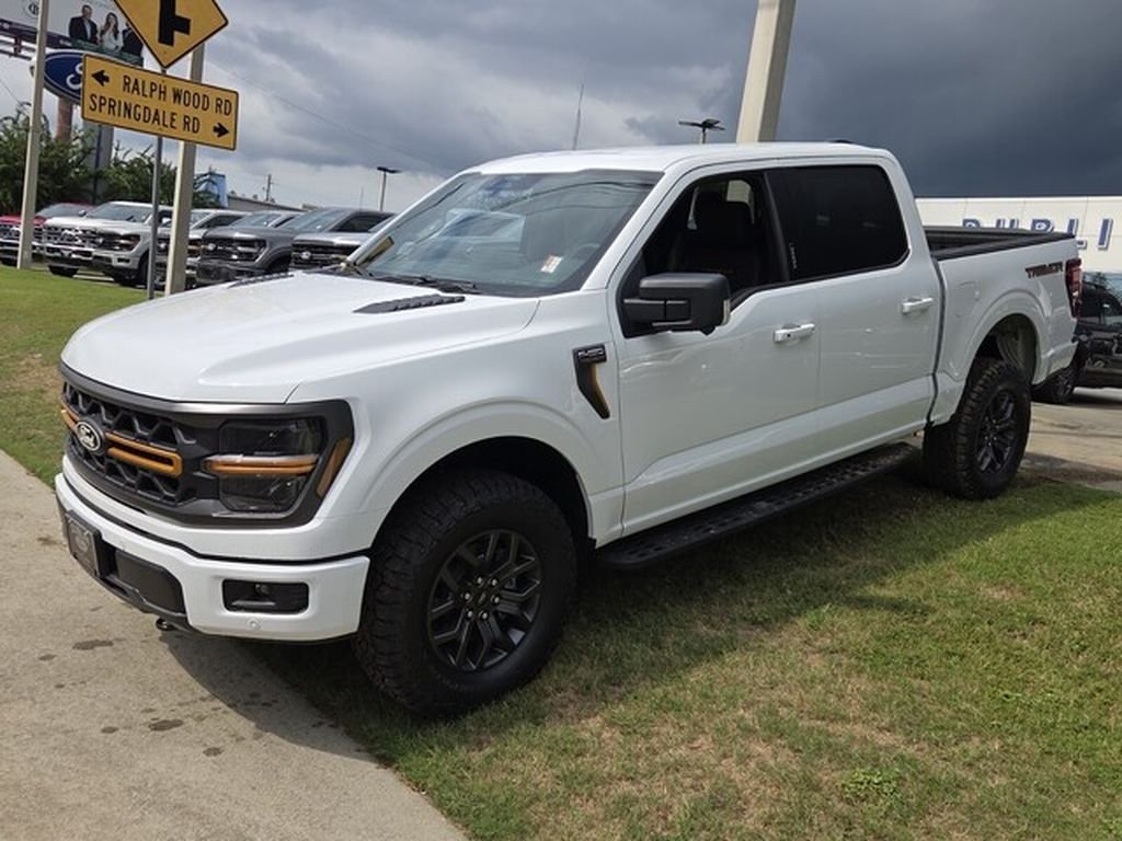 New 2026 Oxford White Ford Tremor® image 3