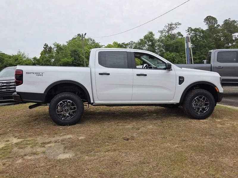 New 2026 Oxford White Ford XLT image 13