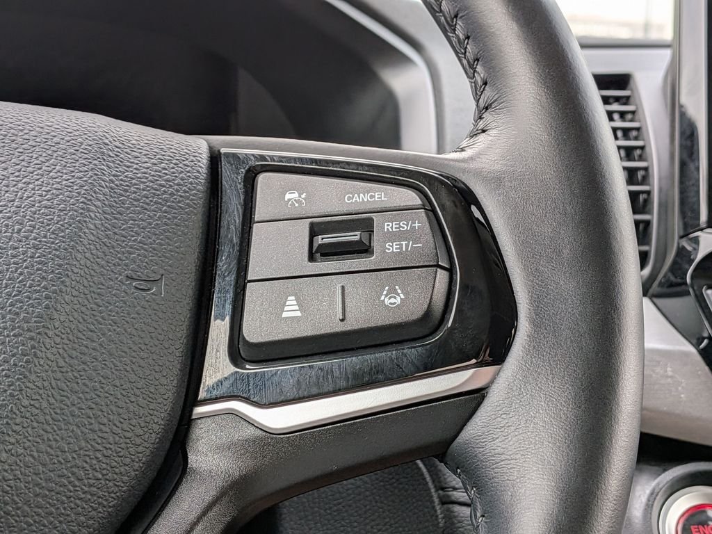 Used 2025 Silver Honda EX-L image 23