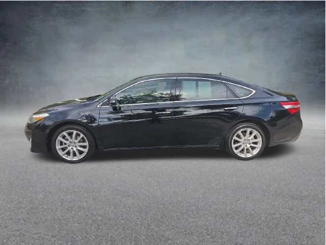 Used 2013 Black Toyota Limited image 9