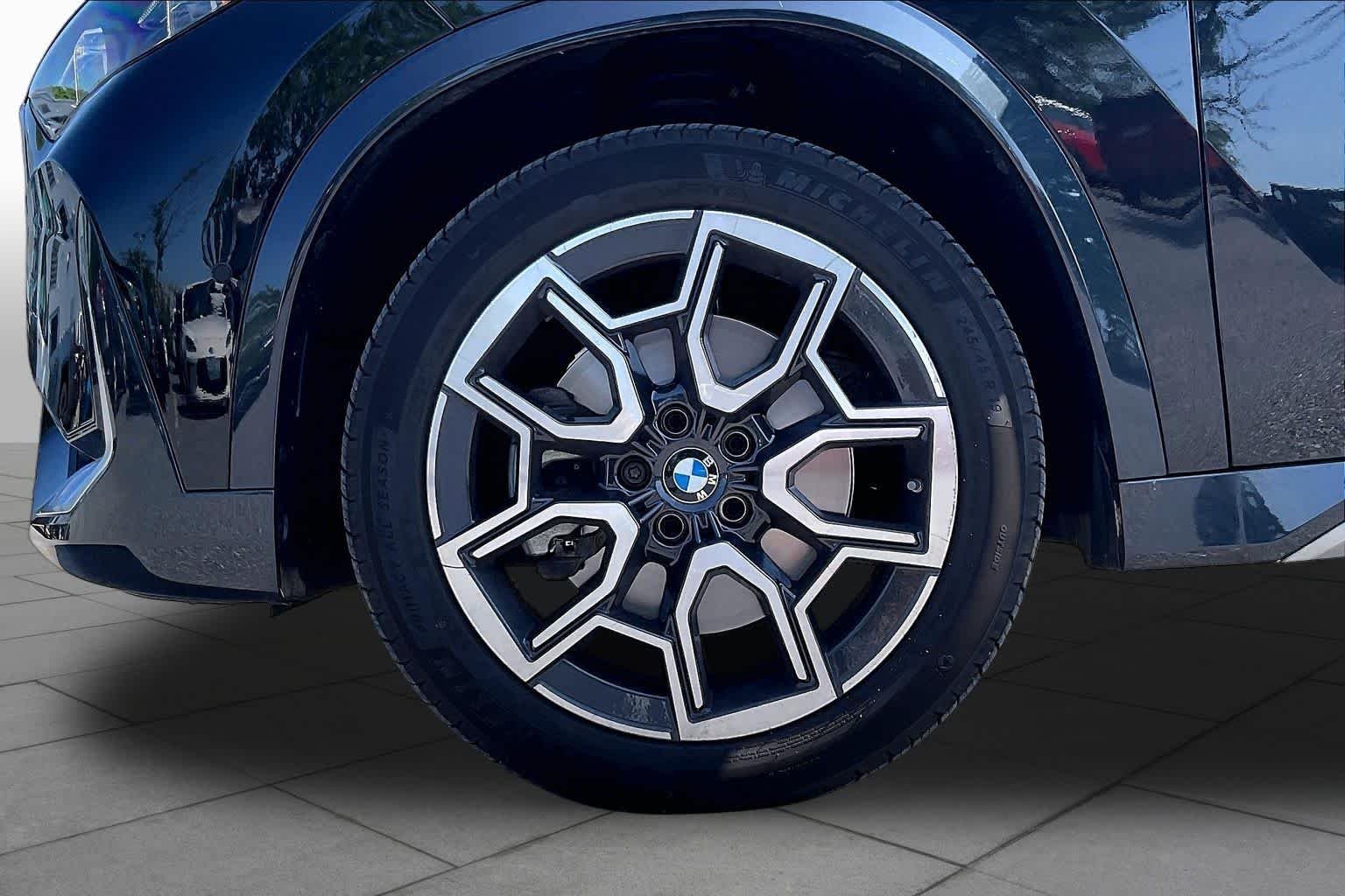 Used 2025 Black Sapphire Metallic BMW xDrive28i image 10