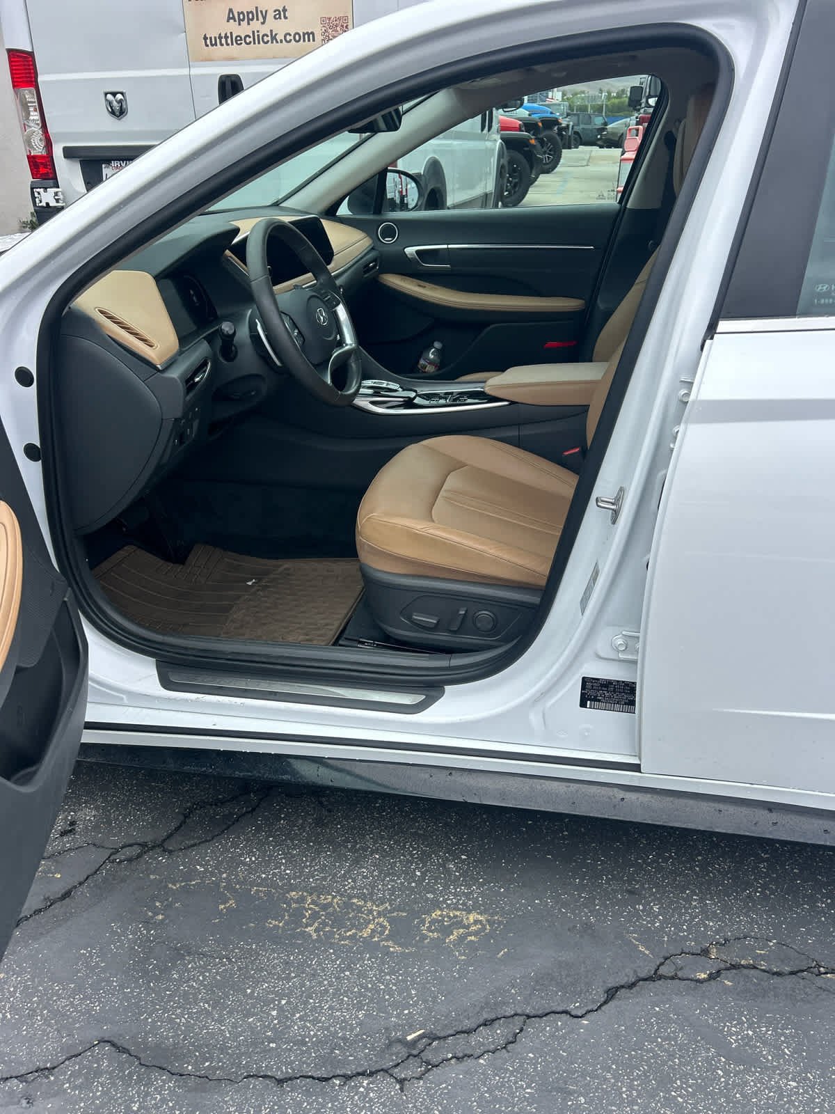 Used 2023 SERENITY WHITE HYUNDAI LIMITED image 2