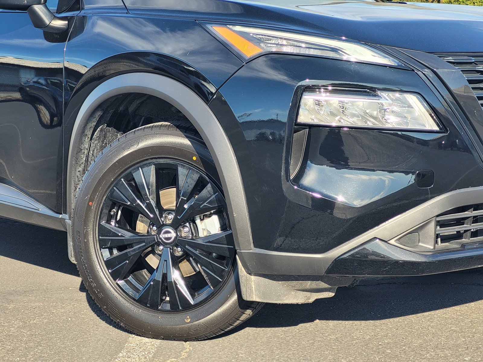 Certified Used 2023 Super Black Nissan SV image 3
