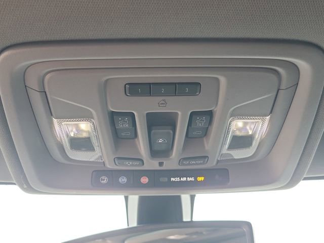 Used 2021 White Frost Tricoat GMC Denali image 24