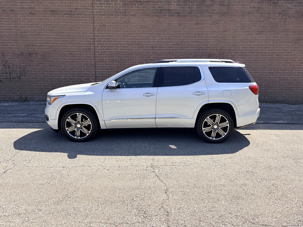 Used 2017 White Frost Tricoat GMC Denali image 2