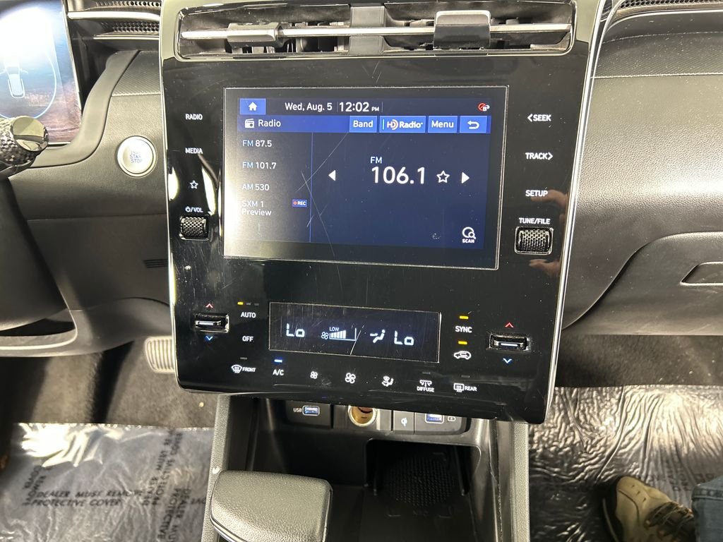 Used 2024 White Hyundai SEL image 15