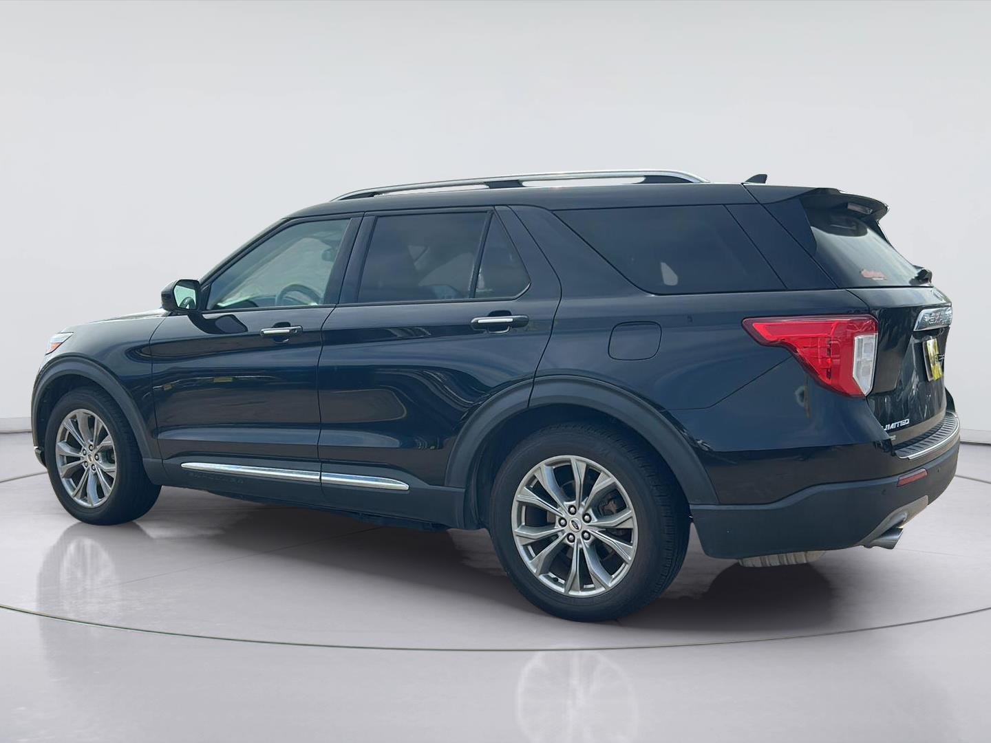 Used 2022 Agate Black FORD Limited image 6