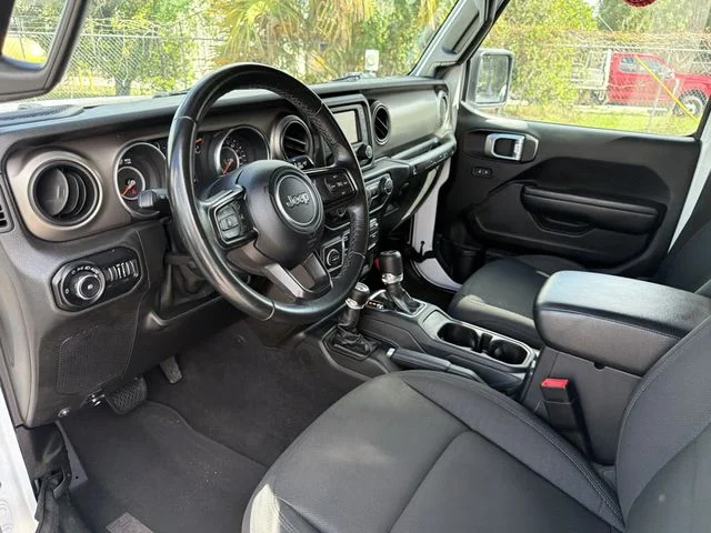 Used 2020 White Jeep Unlimited Sport S image 17