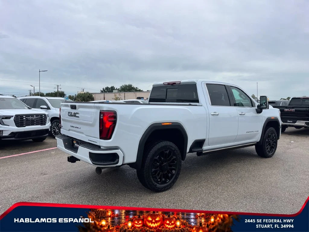 New 2026 Glacier White Tricoat GMC Denali Ultimate image 7