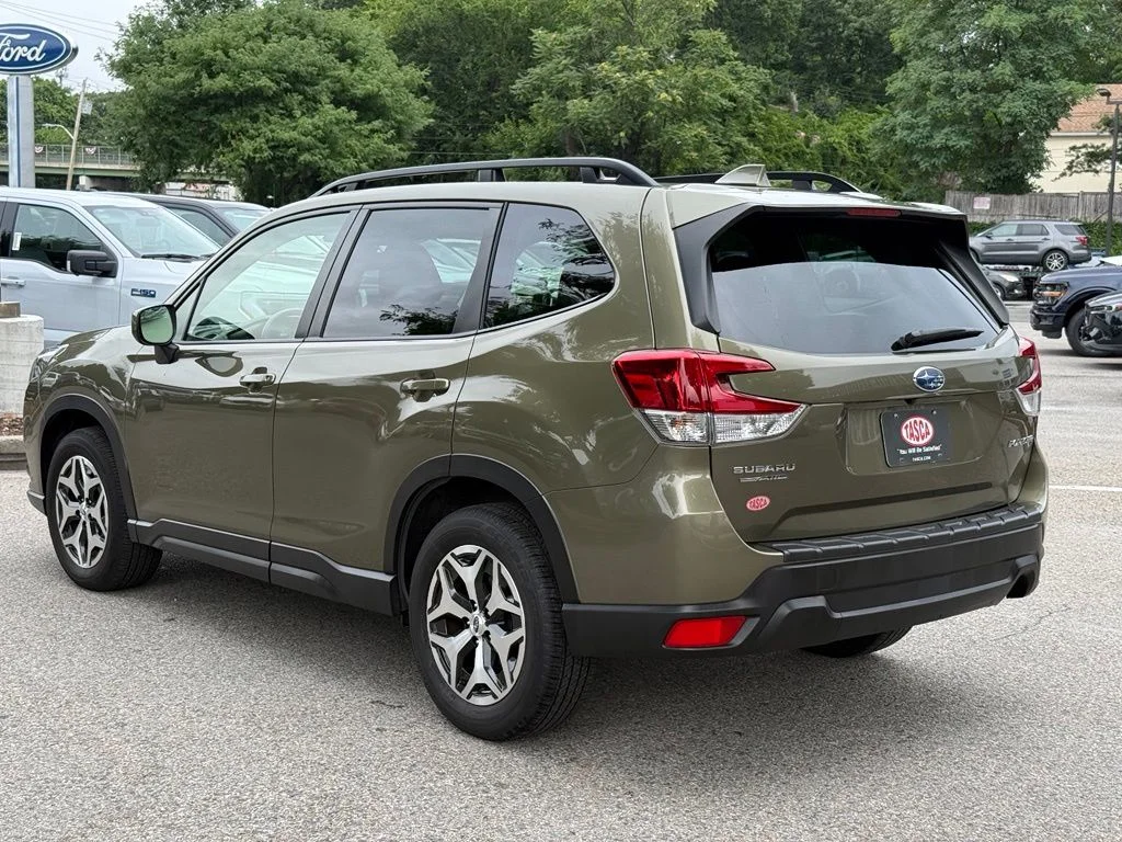 Used 2023 Brown Subaru Premium image 8