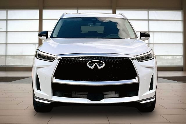 New 2027 RADIANT WHITE INFINITI LUXE image 3