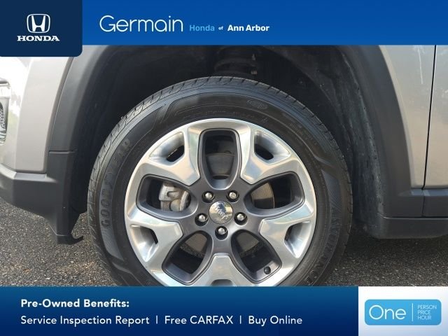 Used 2020 Billet Silver Metallic Jeep Limited image 3