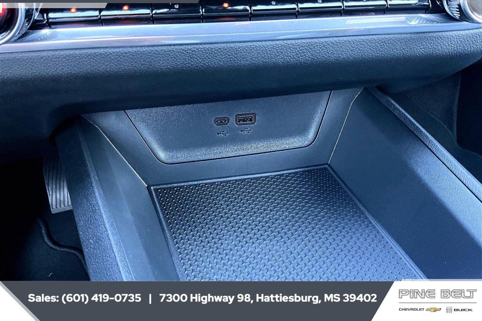 2027 Chevrolet Equinox LT - Photo 24
